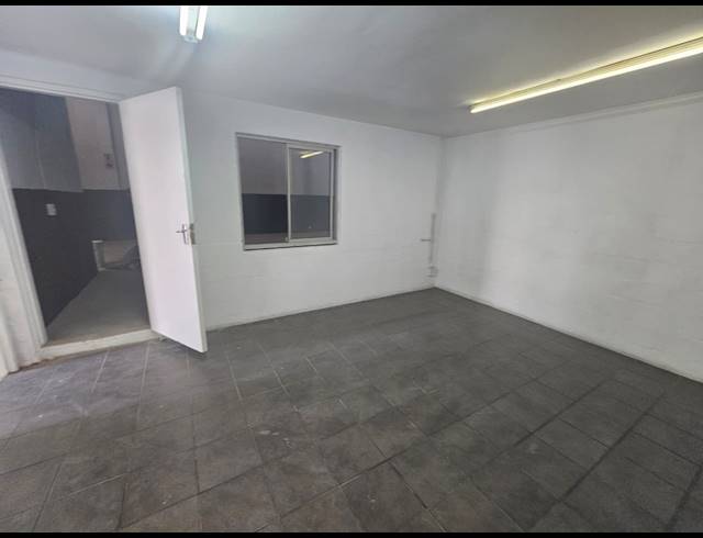 360M² WAREHOUSE TO LET IN EPPING INDUSTRIAL
